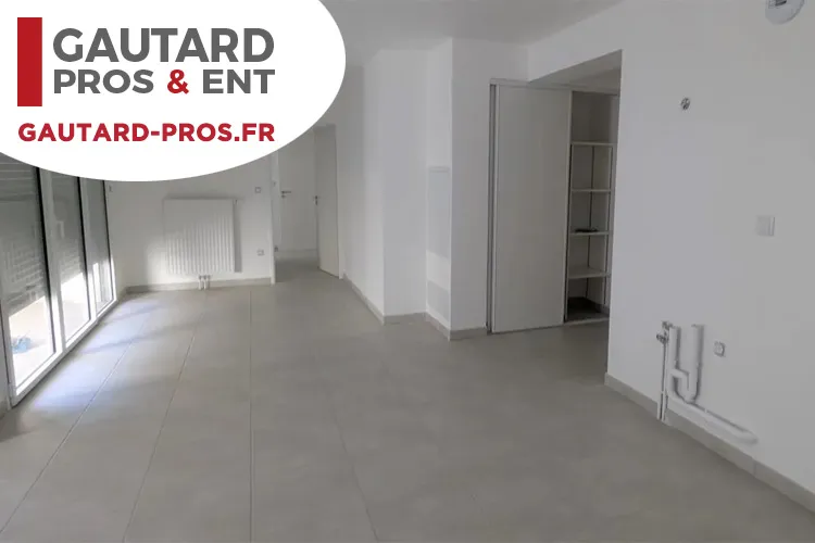 Vue pièce principale appartement idéal pour professions libérales à vendre sur Saint-Avertin | GAUTARD PROCOMM immobilier entreprise et bureau